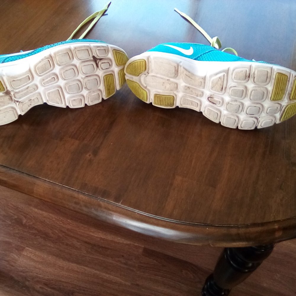 Shoes - Picture 2 of 3